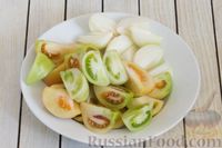 Фото приготовления рецепта: Соус из зелёных помидоров со сладким перцем и чесноком (на зиму) - шаг №2