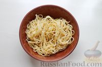 Фото приготовления рецепта: "Гнёзда" из спагетти с беконом и сыром (в духовке) - шаг №2