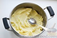 Фото приготовления рецепта: Картофельные зразы с капустой и беконом - шаг №13