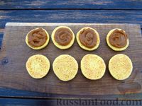 Фото приготовления рецепта: Песочное печенье "Альфахорес" на кукурузном крахмале, с варёной сгущёнкой - шаг №20