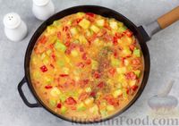 Фото приготовления рецепта: Овощной паприкаш из кабачков с помидорами - шаг №10