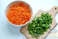 Фото приготовления рецепта: Зелёные помидоры по-корейски, маринованные с морковью и болгарским перцем - шаг №3