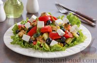 Фото приготовления рецепта: Греческий салат с шампиньонами - шаг №13