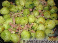Фото к рецепту: Гарнир из брюссельской капусты с беконом