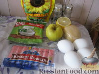 Фото приготовления рецепта: Салат из крабовых палочек с яблоками и сухариками - шаг №1