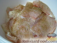 Фото приготовления рецепта: Жареное филе пангасиуса - шаг №4