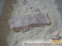 Фото приготовления рецепта: Жареное филе пангасиуса - шаг №5