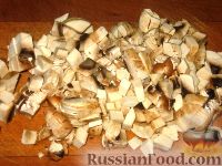 Фото приготовления рецепта: Гречневая каша с молотым мясом и грибами - шаг №2