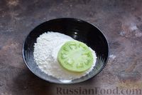 Фото приготовления рецепта: Жареные зелёные помидоры в сырной панировке - шаг №5