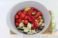 Фото приготовления рецепта: Шашлык из кукурузы и овощей на шпажках (в духовке) - шаг №6