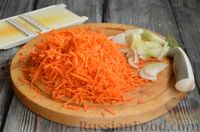 Фото приготовления рецепта: Солёные баклажаны, фаршированные морковью, перцем чили и чесноком - шаг №7