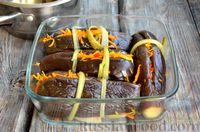 Фото приготовления рецепта: Солёные баклажаны, фаршированные морковью, перцем чили и чесноком - шаг №13