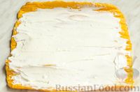 Фото приготовления рецепта: Морковный рулет с мясным фаршем и сливочным сыром - шаг №17