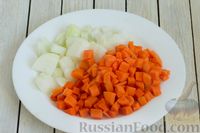 Фото приготовления рецепта: Свекольная икра с помидорами, морковью и сладким перцем (на зиму) - шаг №2