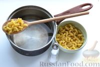 Фото приготовления рецепта: Макароны с индейкой и грибами в томатном соусе - шаг №2