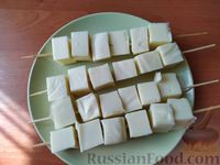 Фото приготовления рецепта: Хачапури с сыром на шпажках - шаг №3