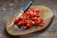 Фото приготовления рецепта: Гречка с грибами и помидорами, на сковороде - шаг №5