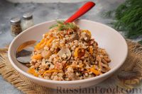 Фото приготовления рецепта: Гречка с грибами и помидорами, на сковороде - шаг №10
