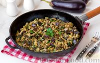 Фото приготовления рецепта: Баклажаны как грибы, жаренные с яйцами, луком и чесноком - шаг №12