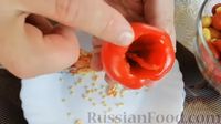 Фото приготовления рецепта: Маринованные перцы, фаршированные капустой (на зиму) - шаг №2