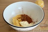 Фото приготовления рецепта: Полосатое песочное печенье с грецкими орехами - шаг №5