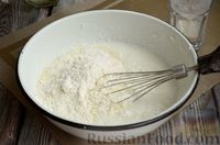 Фото приготовления рецепта: Творожные кексы с клюквой - шаг №5