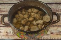Фото приготовления рецепта: Маринованные белые грибы (на зиму) - шаг №2