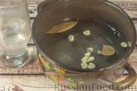 Фото приготовления рецепта: Маринованные белые грибы (на зиму) - шаг №3