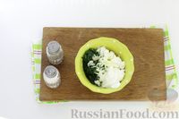 Фото приготовления рецепта: Закусочные пирожные из цветной капусты с острой творожной начинкой - шаг №10