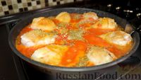 Фото приготовления рецепта: Курица в томатном соусе на сковороде - шаг №6