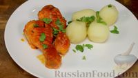 Фото приготовления рецепта: Курица в томатном соусе на сковороде - шаг №8