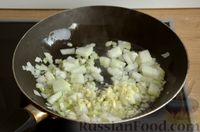 Фото приготовления рецепта: Картофельная запеканка с фаршем и сыром, на сковороде - шаг №5