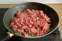Фото приготовления рецепта: Картофельная запеканка с фаршем и сыром, на сковороде - шаг №6
