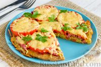 Фото приготовления рецепта: Картофельная пицца с колбасой и помидорами (в сковороде) - шаг №18