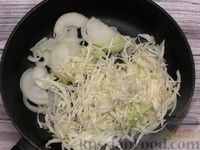 Фото приготовления рецепта: Тыквенно-картофельная запеканка с капустой - шаг №4