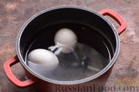 Фото приготовления рецепта: Салат из брокколи и яиц со сметанно-горчичной заправкой - шаг №4