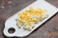Фото приготовления рецепта: Салат из брокколи и яиц со сметанно-горчичной заправкой - шаг №5