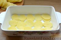 Фото приготовления рецепта: Картофельная запеканка с фаршем, помидорами и сыром - шаг №6