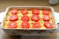 Фото приготовления рецепта: Картофельная запеканка с фаршем, помидорами и сыром - шаг №12