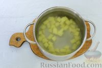 Фото приготовления рецепта: Суп с брокколи, рисом и плавленым сыром - шаг №3