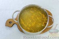 Фото приготовления рецепта: Суп с брокколи, рисом и плавленым сыром - шаг №6