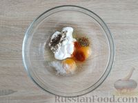 Фото приготовления рецепта: Цветная капуста, жаренная с яйцами, сладким перцем и сыром - шаг №6