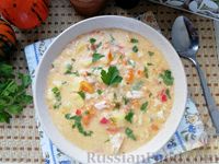 Фото приготовления рецепта: Тыквенный суп с куриным филе, цветной капустой и плавленым сыром - шаг №16
