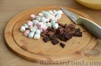 Фото приготовления рецепта: Кексы с шоколадом и маршмеллоу - шаг №6