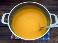 Фото приготовления рецепта: Тыквенно-картофельный суп-пюре с молоком - шаг №12