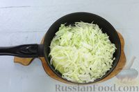 Фото приготовления рецепта: Заливной пирог с капустой, на кефире - шаг №2