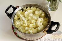 Фото приготовления рецепта: Гратен из цветной капусты с соусом бешамель и сыром - шаг №3