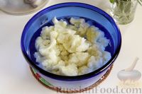 Фото приготовления рецепта: Гратен из цветной капусты с соусом бешамель и сыром - шаг №5