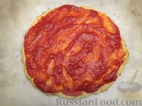 Фото приготовления рецепта: Пицца на корже из цветной капусты, с ветчиной и сыром - шаг №10