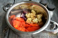Фото приготовления рецепта: Томатный суп-пюре с цветной капустой и сладким перцем - шаг №5